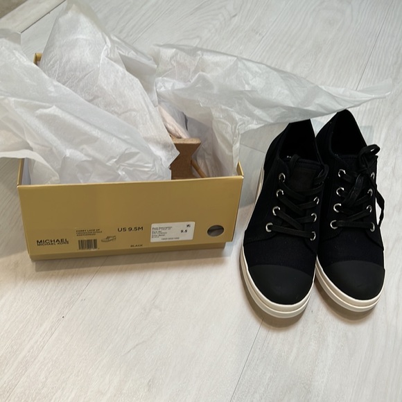 Michael Kors Corey Lace-Up Lug Sole Sneakers - Picture 11 of 13
